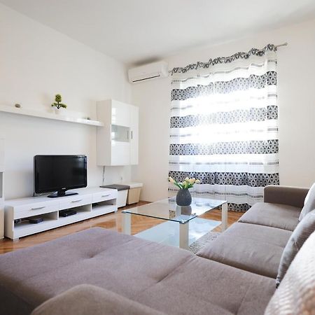 Zara City Center Apartman Kültér fotó