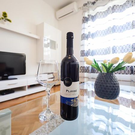 Zara City Center Apartman Kültér fotó