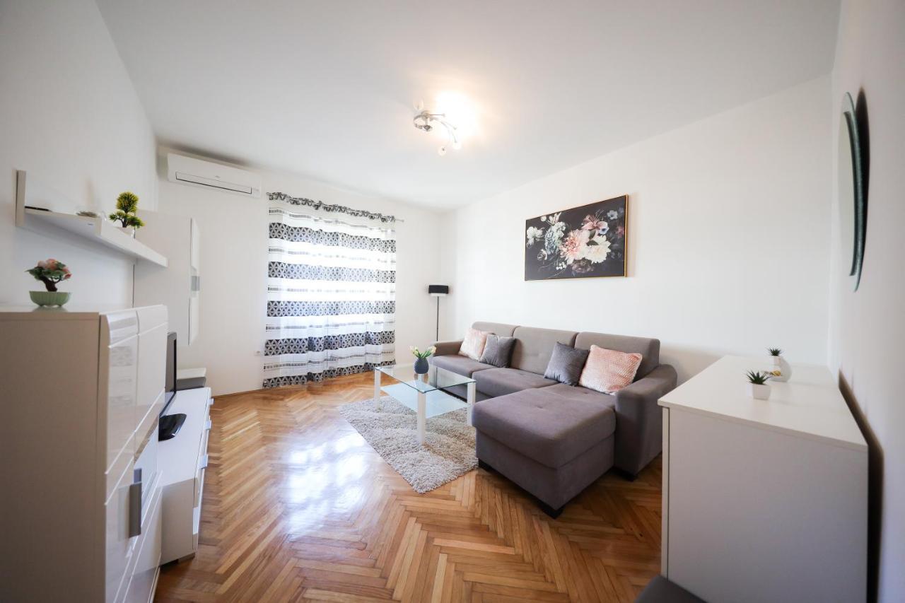 Zara City Center Apartman Kültér fotó