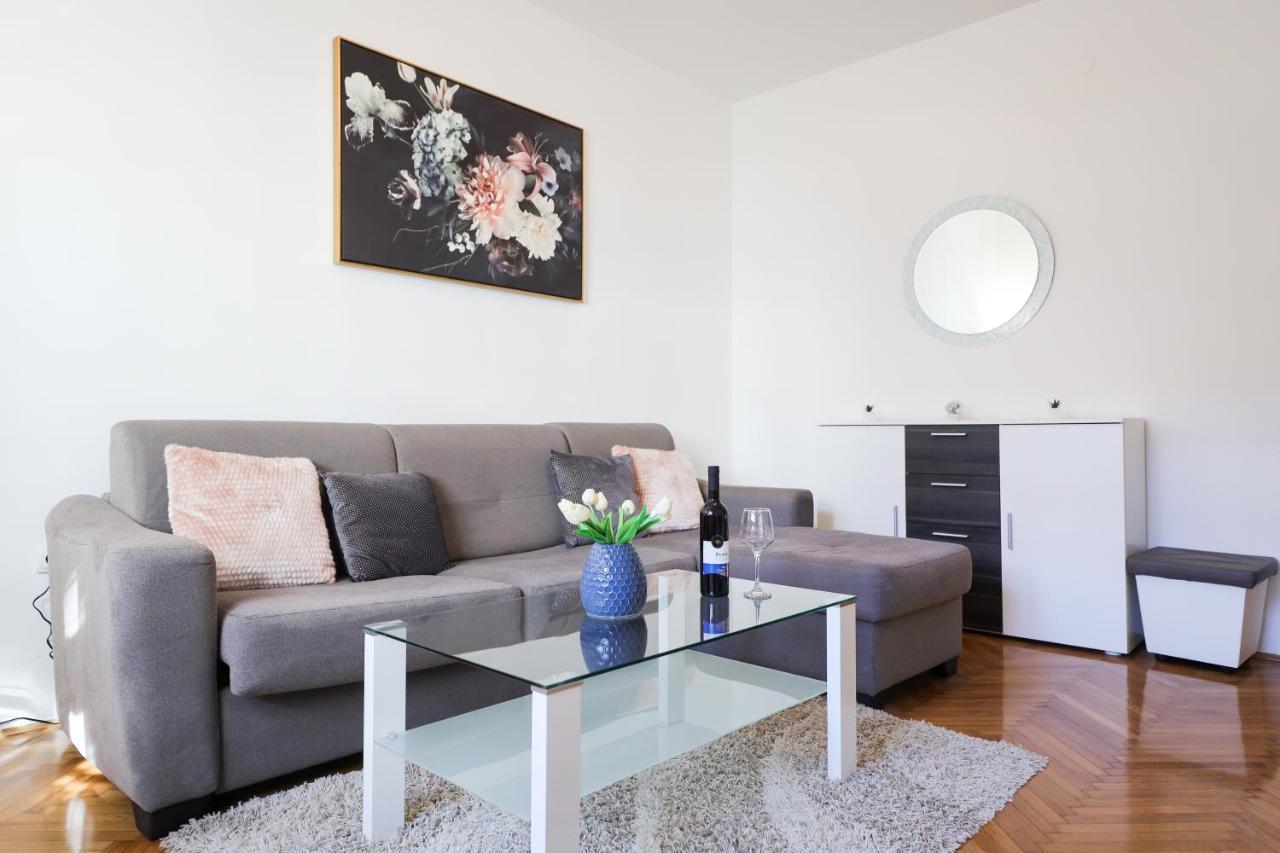 Zara City Center Apartman Kültér fotó