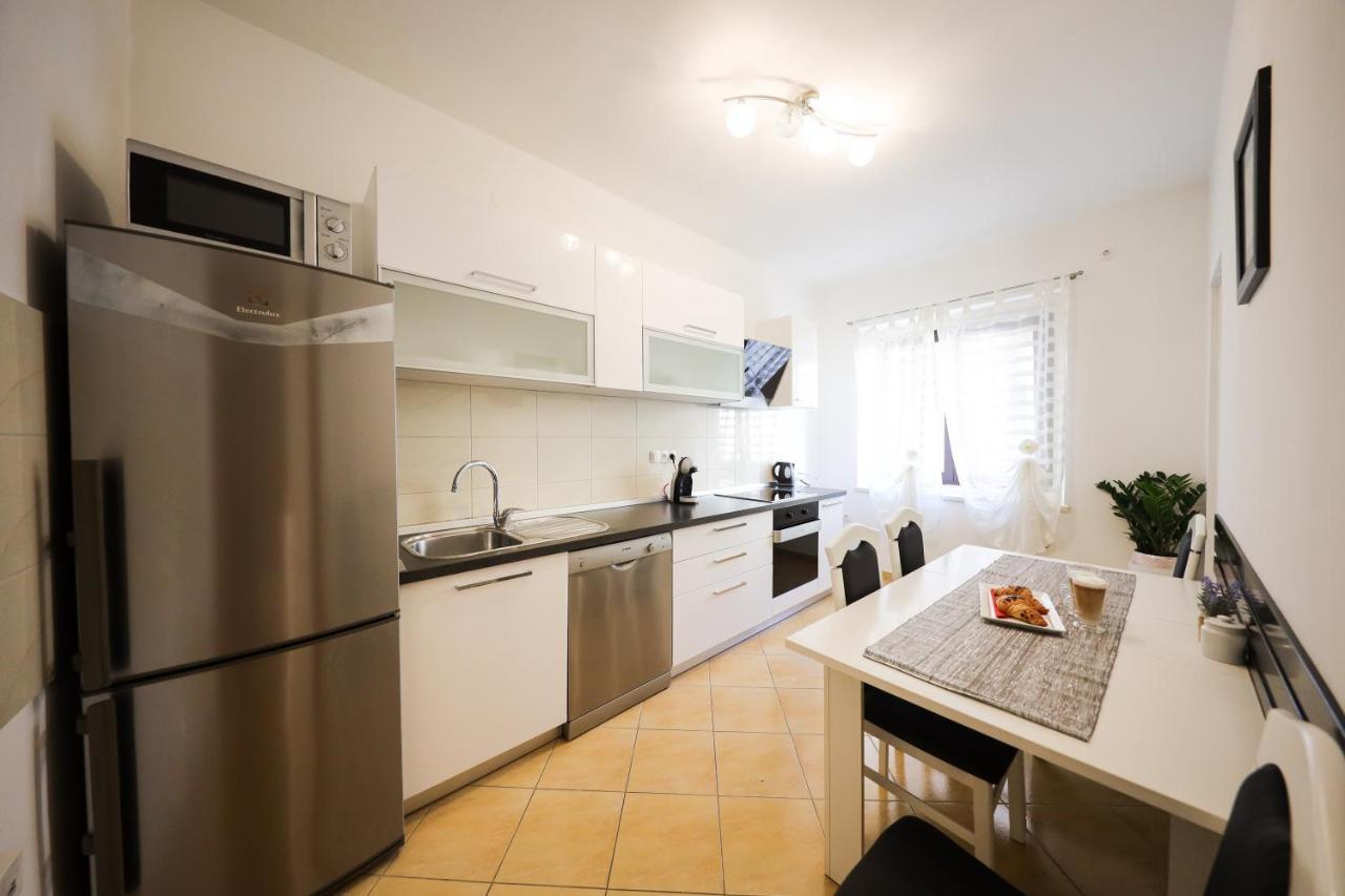 Zara City Center Apartman Kültér fotó